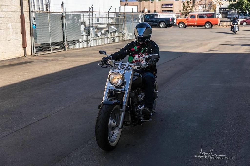 motochopshop's tweet photo. Me rolling back in after yesterday’s Ugly Sweater Ride on my Dad’s old bike - 1998 Suzuki Intruder 1500LC all chopped up. 📷 by @alexhawnphoto #motochopshop #uglysweaterride #suzuki #intruder #intruder1500 #bobber #bobberporn #bobbersnchoppers #intruderbobber #ftw #supportth… https://t.co/XlWXiJl1yC