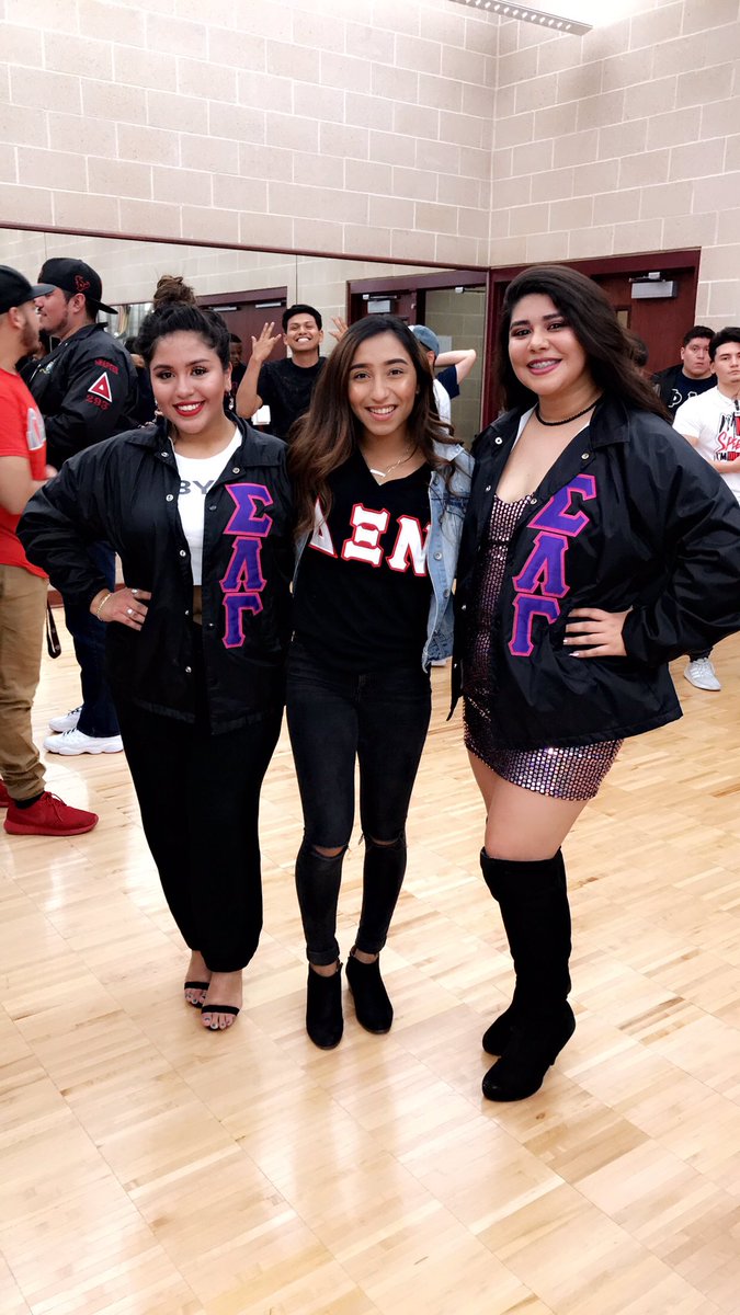 leslieruthhdz's tweet photo. I love us💖 Greek girls gotta stick together https://t.co/WPOKhoC7UO
