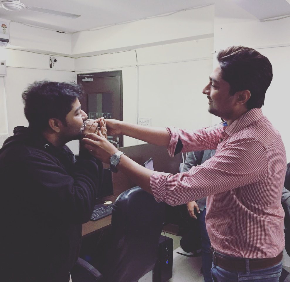 PravelSolutions's tweet photo. Happy birthday to one of our rockstar developer at our office in India. Cheers to Bhavik !!! 🍻 https://t.co/NiEl8x6lHY
