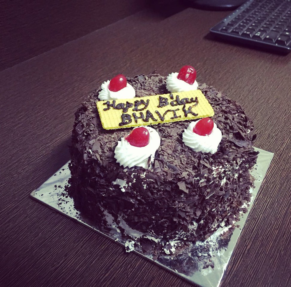 PravelSolutions's tweet photo. Happy birthday to one of our rockstar developer at our office in India. Cheers to Bhavik !!! 🍻 https://t.co/NiEl8x6lHY