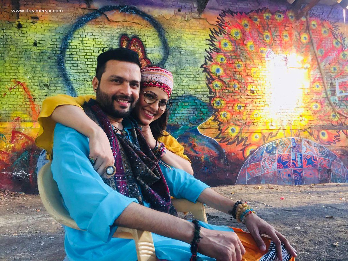 DreamersPR's tweet photo. माया आणि देवाच्या या अतरंगी फोटो ला तुम्ही काय caption देणार?
Comment करून सांगा.
#DevachiMaya https://t.co/EQleUV2601
