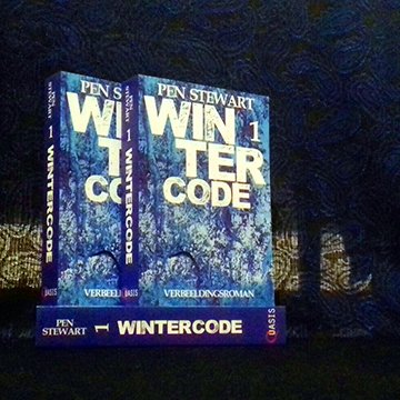 QuasisUitgevers's tweet photo. Nu in de winkel het boek Wintercode! Geschreven door Pen Stewart met 25 mooie illustraties. #boekbe #OnsErfdeel #humo #demorgen https://t.co/xeplkwa0H8