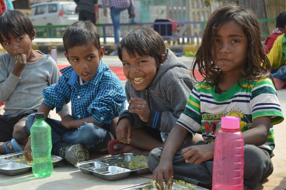 Humana_India's tweet photo. Through this partnership 750 #OutofSchool from urban #slums in Thane, will be enrolled back into #school within it's 1st yr of implementation. To fight #classroomhunger &amp; to increase retention, Akshaypatra Foundation will provide nutritious meals to all the #children (2/2) https://t.co/w3byDqSG8B