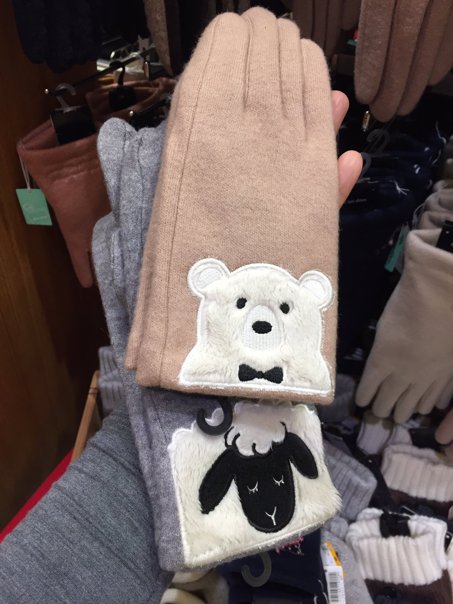 京都ロフト 可愛い動物モチーフの手袋 ネコやイヌ くまなどがラインナップ 手元を見るたび楽しい気分になりますね 1階にて販売中 各税込2 052円 T Co 8ejutb32ia Twitter