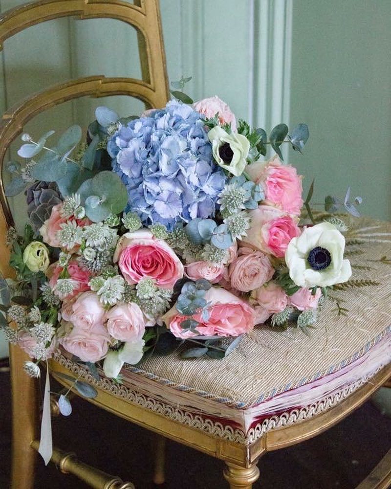 And there was that shoot with @swdmagazine at @cluny_castle of course..... #2017
.
#glasgowflorist #scottishflorist #weddingflorist #weddingflowers #luxuryflowers #photoshoot #inthepress #clunycastle #swdmagazine #flowers #pinkandblue #pastels #pastelwed… ift.tt/2nn5LwC