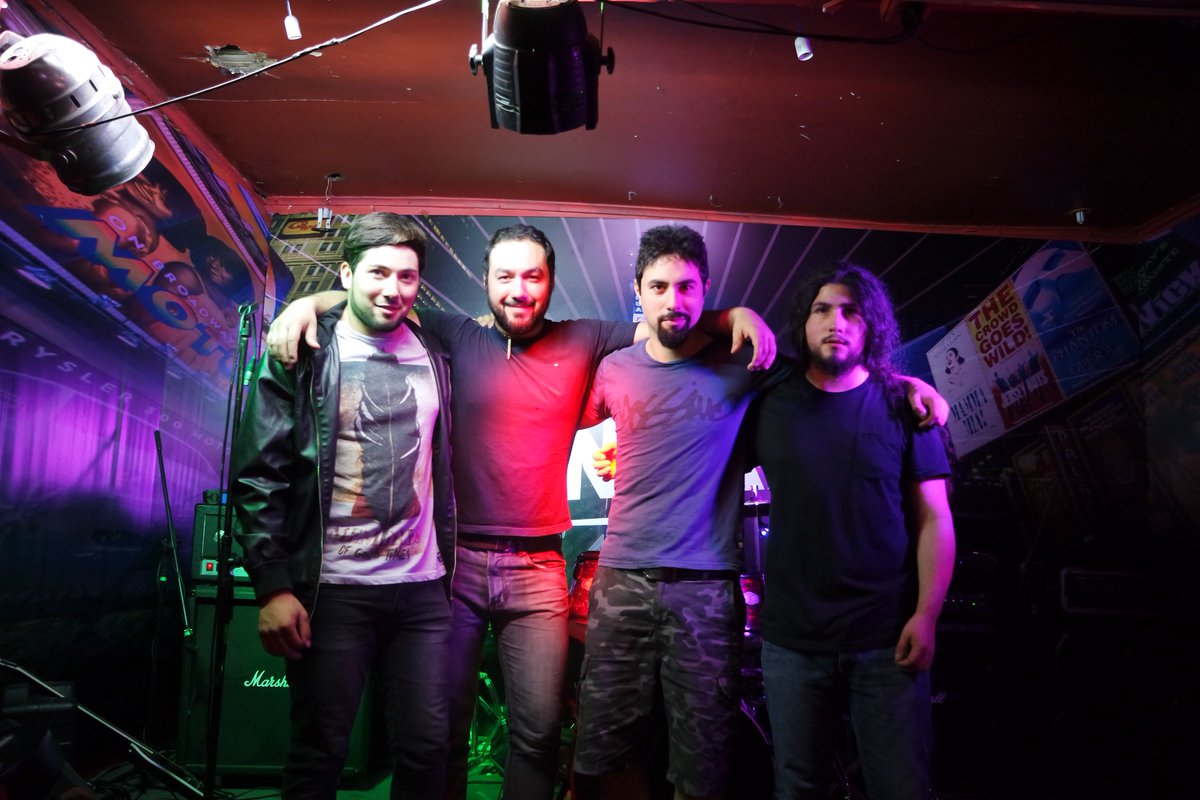 CirculoFuria's tweet image. Excelente noche ayer en el Central Bar, lo pasamos Genial
pronto compartimos algo más del registro de esta noche
y se nos vienen más fechas
nos vemos en la ruta