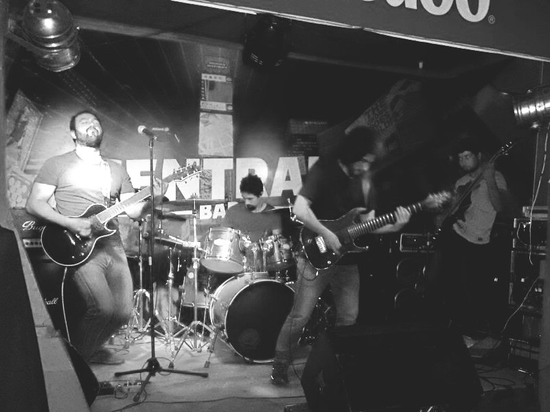 CirculoFuria's tweet image. Excelente noche ayer en el Central Bar, lo pasamos Genial
pronto compartimos algo más del registro de esta noche
y se nos vienen más fechas
nos vemos en la ruta