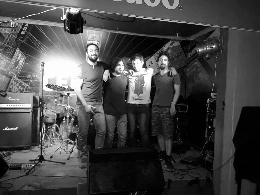 CirculoFuria's tweet image. Excelente noche ayer en el Central Bar, lo pasamos Genial
pronto compartimos algo más del registro de esta noche
y se nos vienen más fechas
nos vemos en la ruta