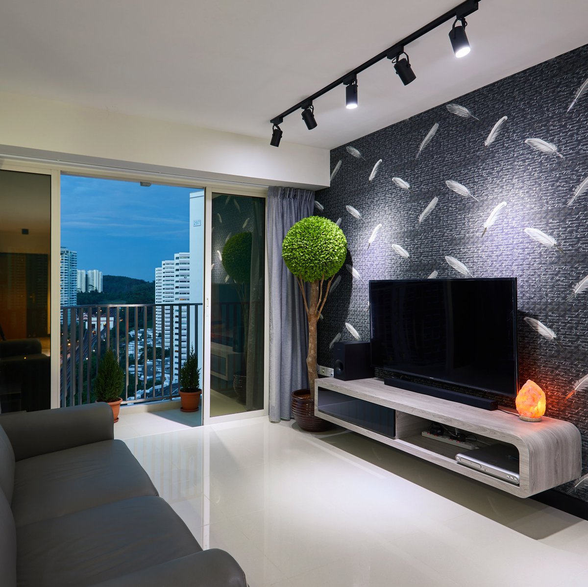 areanacreation's tweet photo. #areanacreation #interiordesign #livingroom #wallpaper #black #moderncontemporary #bto #hdb #interiorsingapore #singapore #tvconsole https://t.co/Z4WzgM3qaD