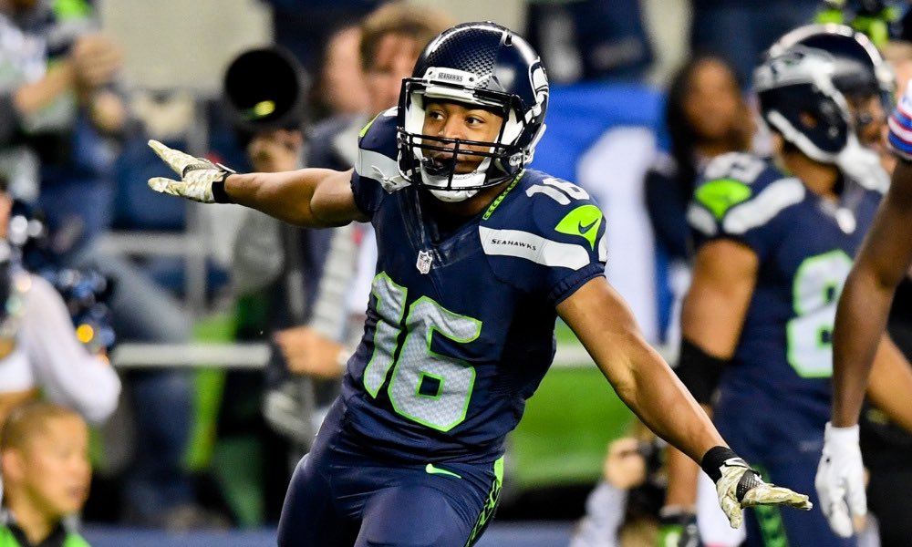 djrazs's tweet photo. WILSON TO LOCKETT!!!!!!!! TD SEAHAWKS!!!!!!! WILSON x2!! LOCKETT'S 1ST TD OF THE SEASON!!!!! #TLock #B3LIEVE #GoHawks https://t.co/CMSwaqhQck