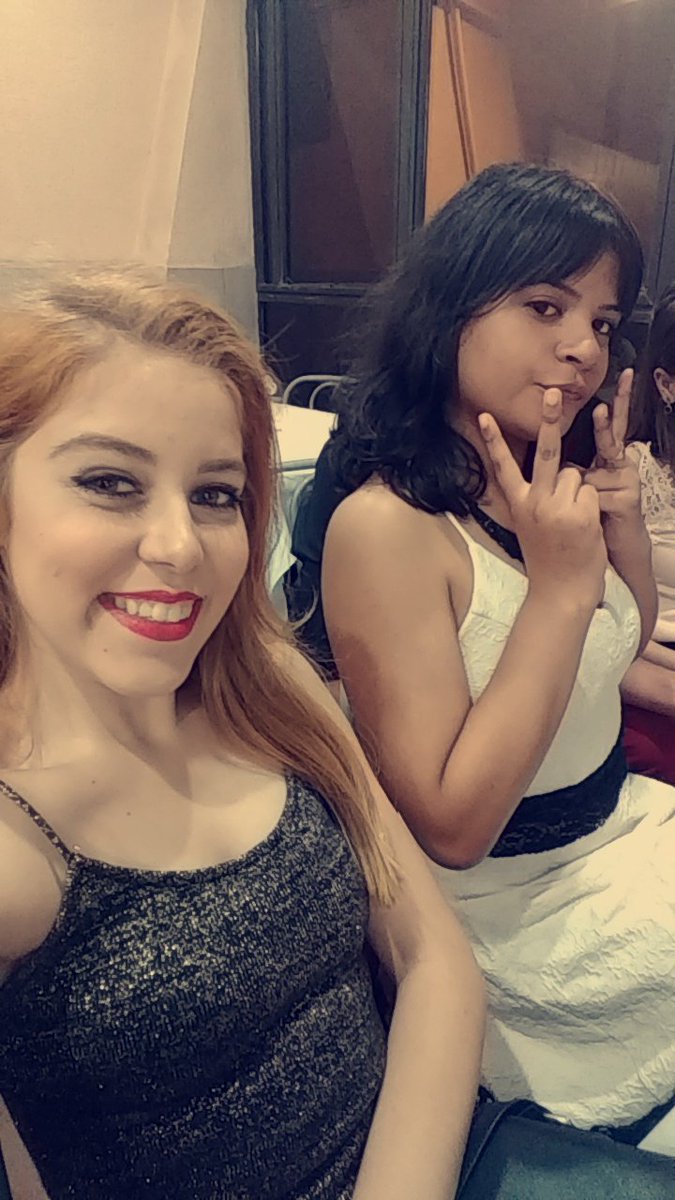 monteirodamaris's tweet photo. #15th #Sabriny #Pizzaria #Mozão #Amigos #TavaOtimo #BomDemais ❤️🎇 https://t.co/zYiaD1J66d