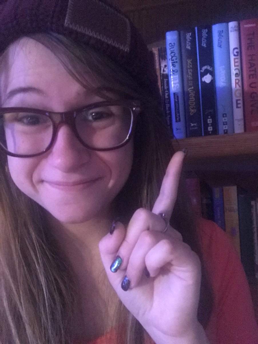 MsCariAnn's tweet photo. Made room on my bookshelf for all my new books! #shelfie #wonder #TheHateYouGive https://t.co/n1MpR9uee0