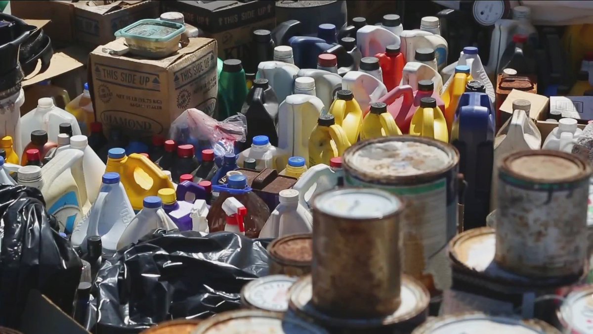 nmasunivision's tweet photo. 🎥 | 'Basura Cero', la organización que recicla en Puerto Rico tras el impacto del huracán María https://t.co/xUumlEXhW3 https://t.co/VwvE68HuLs