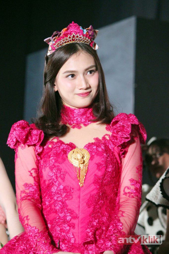 Cerita @melodyJKT48 di #JKT48BELIEVEHS dan lagu spesial "Dirimu Melody" ternyata kostum yg dipakai merupakan sumbangan ide dari melody. 

antvklik.com/entertainment/…