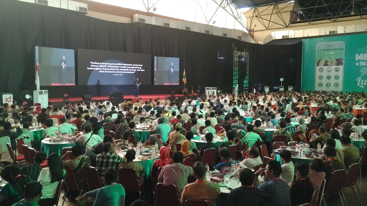 Show Dani Wahyu Moenggoro di tengah ribuan peserta pelatihan SIGAP, Berau-Kaltim, 4/12/2017, colek <a href="/jwaluyo/">Joko Waluyo</a>