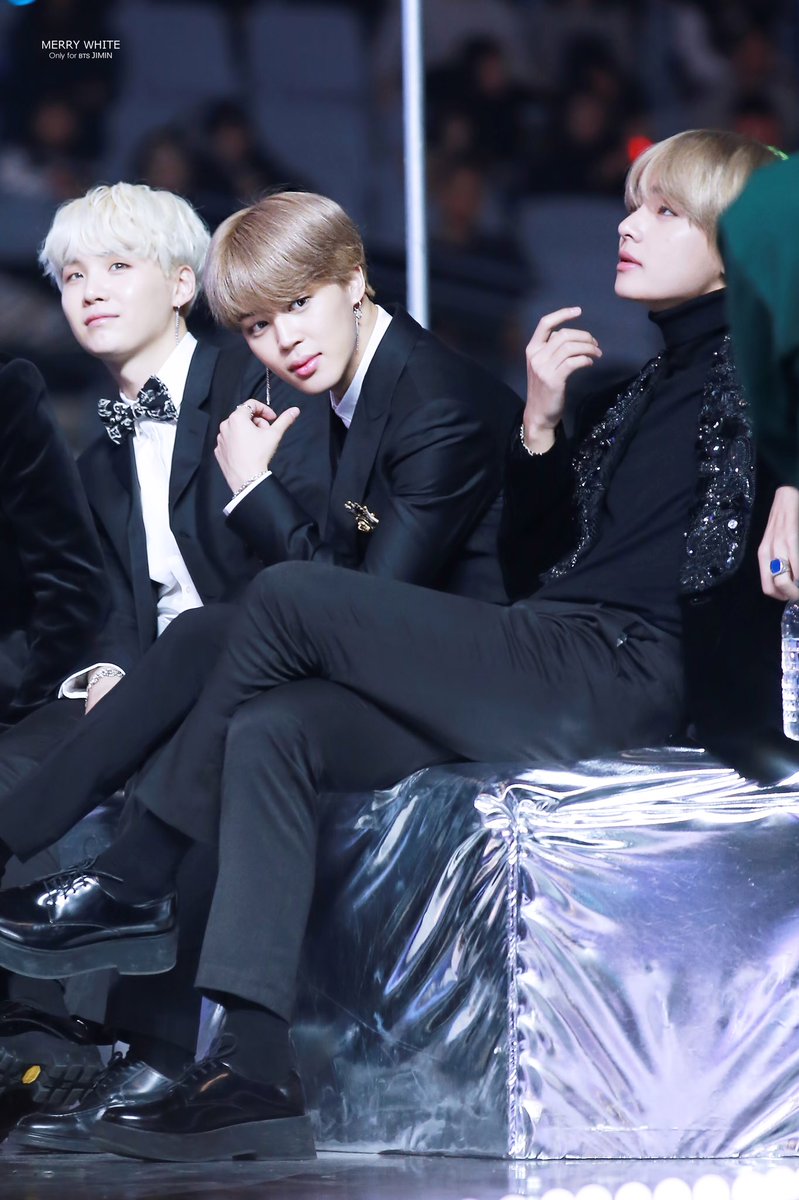 MERRYWHITE_JM's tweet photo. 171202 MMA 

순정만화 모먼트

#JIMIN #지민 #짐니 #박분홍
#BTS #방탄소년단 #V #태형 
#구오즈 #95z #만다꼬즈 @BTS_twt https://t.co/P4ZZCL6HjX