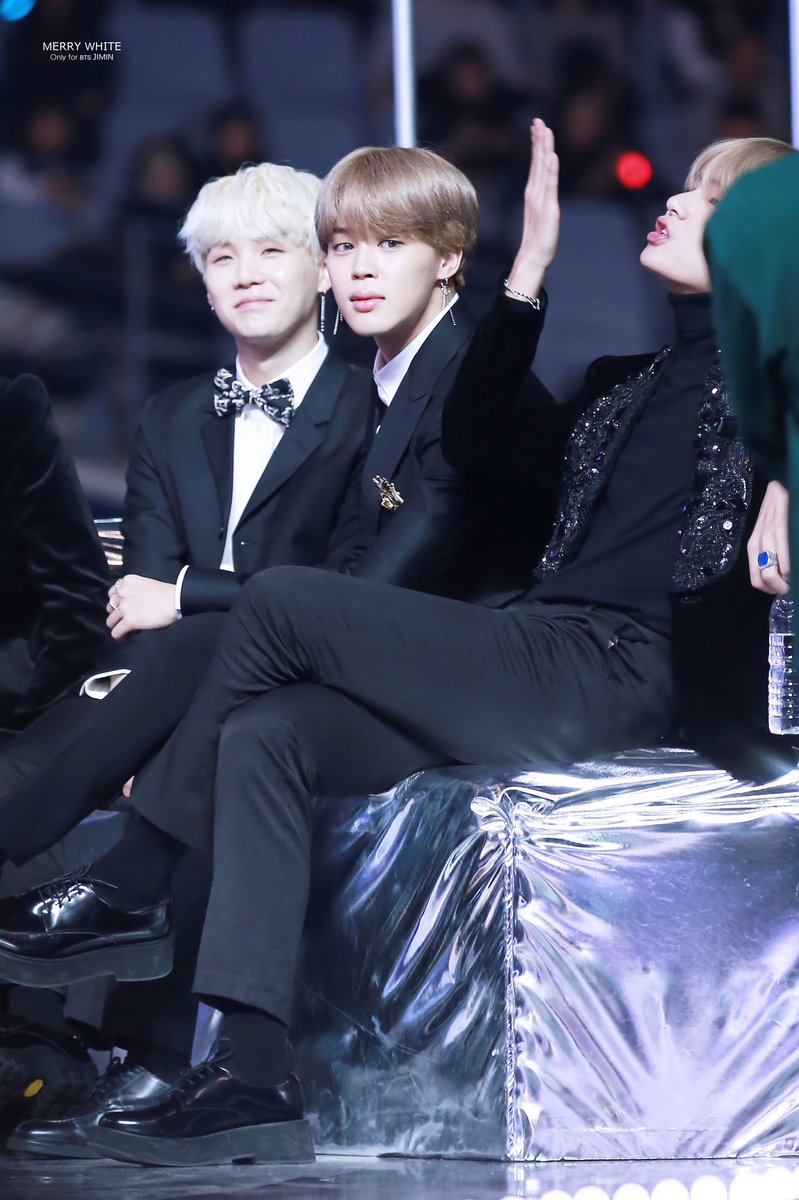 MERRYWHITE_JM's tweet photo. 171202 MMA 

순정만화 모먼트

#JIMIN #지민 #짐니 #박분홍
#BTS #방탄소년단 #V #태형 
#구오즈 #95z #만다꼬즈 @BTS_twt https://t.co/P4ZZCL6HjX
