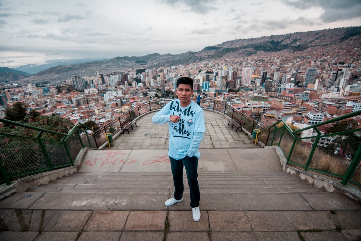 RedBullBolivia's tweet photo. Redención nos llenó de orgullo en la Final Internacional de #BatallaDeLosGallos 🇲🇽
Gran Batalla que nos dio contrá Gaviria de Venezuela 🐓 https://t.co/kzNqkp7vsj
