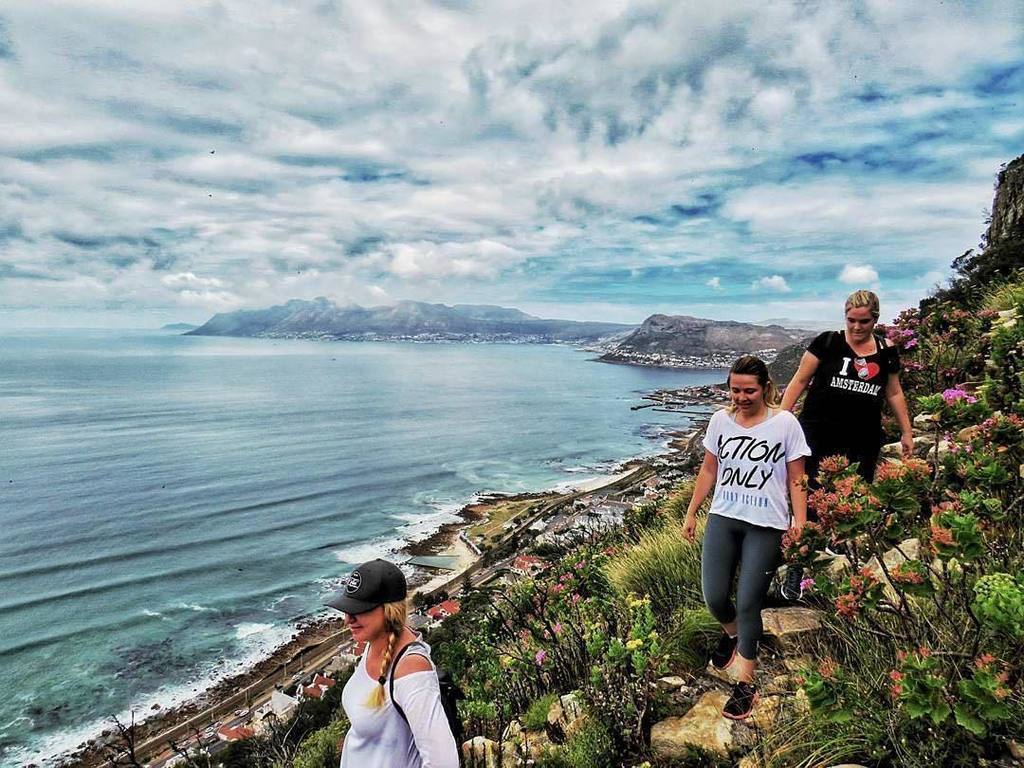 CapeTownGetaway's tweet photo. #Repost @marcelrkuhn
・・・
Sunday Funday Family hike.
#capetown #capetownhike #muizenberg #atlanticocean #outdoors #funbos #sundayfunday #sundayvibe #proteahikingclub #fitness #fitnessmotivation #lovecapetown #summflowers #beautifulworld #westencape #… https://t.co/vFhdVM3gZJ https://t.co/RtwrLHWBSo