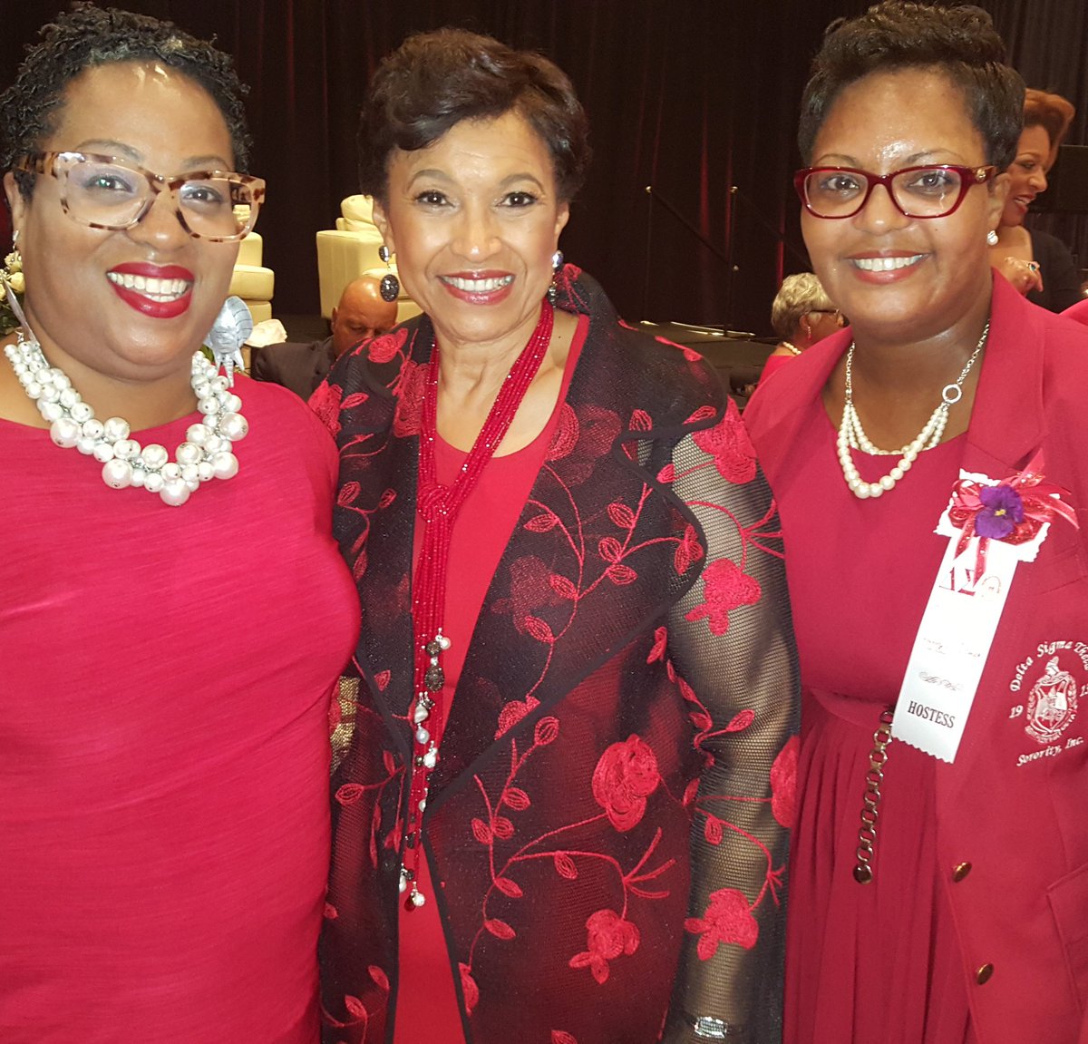 iamldwells's tweet photo. We present to some and introduce to others #BeverlyESmith, esteemed 26th National President of @dstinc1913 #salute #dst #AdvancingSisterhood https://t.co/M2lQTtVvXy