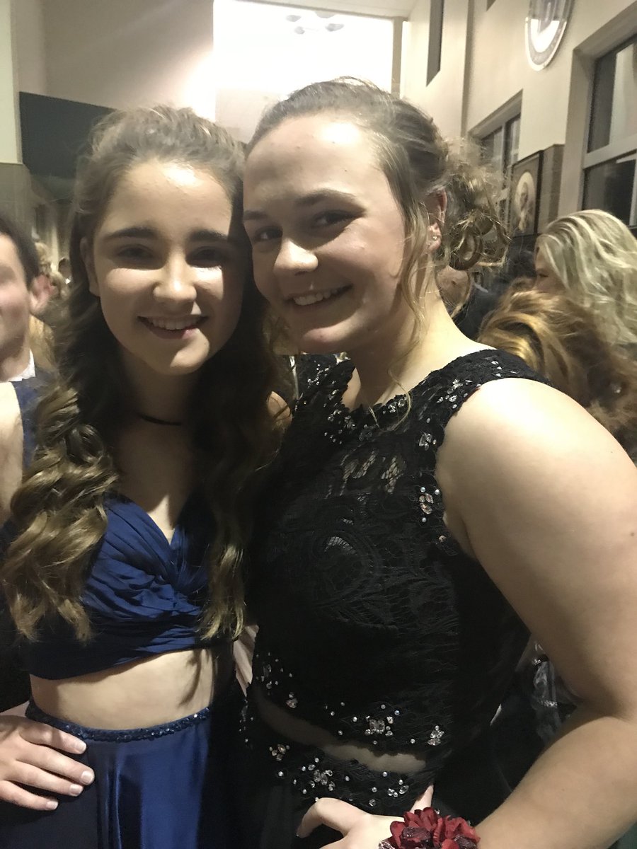 emmastanoch13's tweet photo. @Lumberjack_Live #formal2k17 https://t.co/JevAiq9GmH