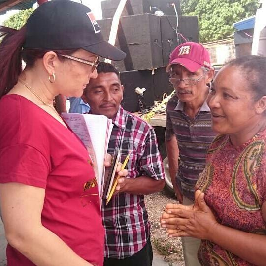 CruzTorrealbMRT's tweet photo. Asamblea y entrega de cotillones a los niños del sector Caico seco

10D* *#VictoriaPopular*
*#VotaTupamaro*
*#VotaPorCruzTorrealba*
*#YoVotoPorNany*
*#VotaRebelde*
*#CruzTorrealbaAlcaldesa* 03/12/2017 https://t.co/I5ssk3E9K9