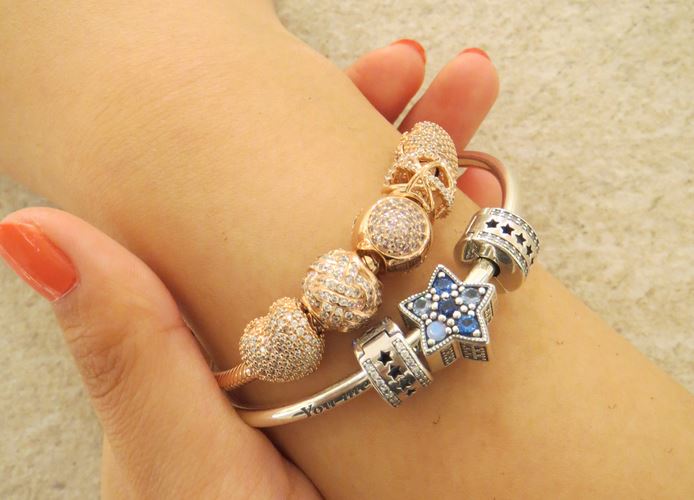 パンドラ」お好きなチャームを組み合わせてオリジナルのブレスレットに