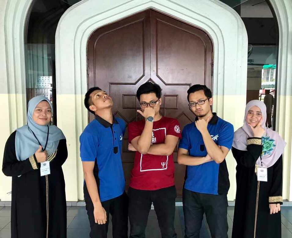prof_dr_firdaus's tweet photo. The people that never fail supporting me. Thank you ๐ฅ#CAKTraining #UIS2017 https://t.co/lsfeVVigrJ