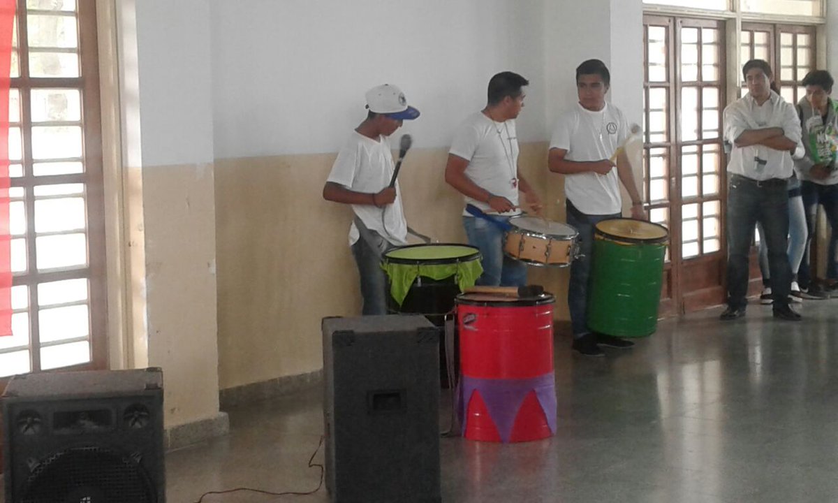 CAJsiglo21's tweet photo. En el día de la música llevamos nuestro arte al colegio. CAJ 5169 canto y batucada https://t.co/RWToDDG1Ir
