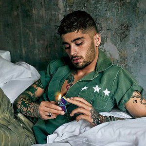 102mix's tweet photo. #NowPlaying Take it off by @zaynmalik at https://t.co/9F9MrSpHI7 https://t.co/kVEpw25qxL