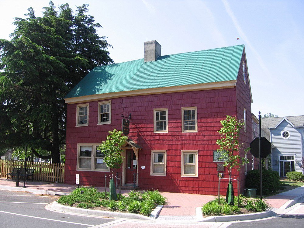 MeanderOutdoors's tweet photo. The Ryves Holt House, built in 1665 in Lewes, Delaware by early Dutch settlers. https://t.co/XkDbR3B0tr