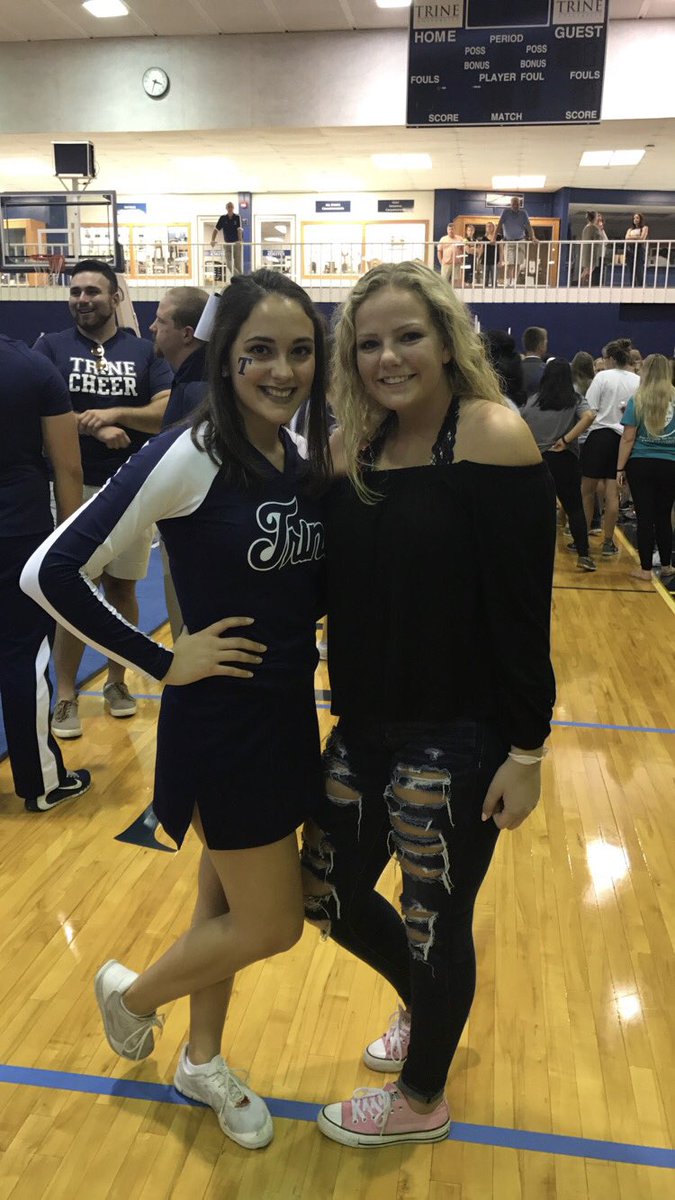 brooke_jabo's tweet photo. Here’s to you, here’s to me. Big & Little we will always be. @CheeringMarissa 💙💙💙💙 #sisterhoodsunday #keepitkappa https://t.co/ryxFURYp2c