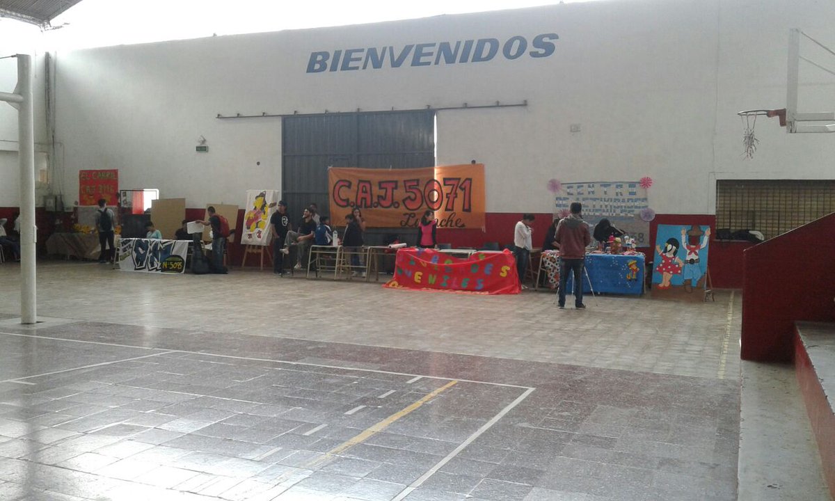 CAJsiglo21's tweet photo. Muestra de arte!!! Caj 5169 dice presente con su taller de música y batucada,  excelentes!!!!! Vamos por más https://t.co/klOI3PZg5O