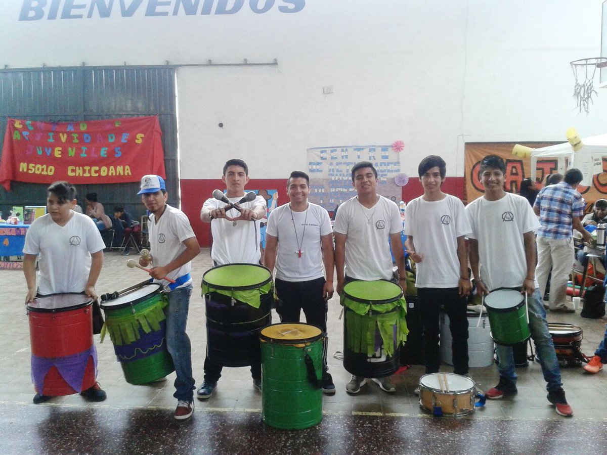 CAJsiglo21's tweet photo. Muestra de arte!!! Caj 5169 dice presente con su taller de música y batucada,  excelentes!!!!! Vamos por más https://t.co/klOI3PZg5O