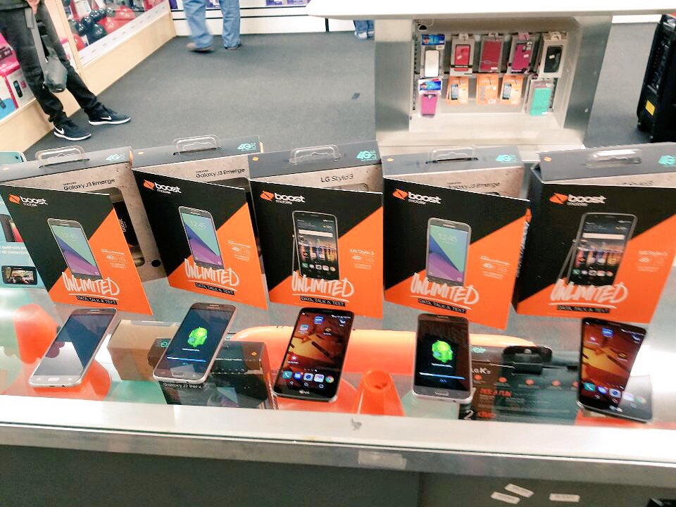 Mel_Marceco's tweet photo. That time when #Samsung & #LG became a #Family! #BoostBOGO 4 this family of 5οΈβ£! Well done, @wgmultiservices! Only @boostmobile can serve your community with Mass SAVINGS π° !! #BiggerIsBetter @Jeff_Mosbauer @Dk1team1dream @MW_Marceco @MarcecoSales @ocmberry_spg @Alicia_SPG https://t.co/EcwNqaVjlQ