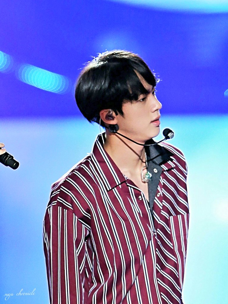 suga_Chronicle's tweet image. #겨울에_태어나_아름다운_석진
#진생일ㅊㅋ #석진생일ㅊㅋ
폰에 있는게 이거뿐이네ㅜㅠㅠ급한대로.... 생일 너무너무축하하고 앞으로도 방탄소년단 리더로써 진으로써 잘부탁해요♥ 생일 진짜 킹왕짱축하해!!!!!!!!💕💕💕