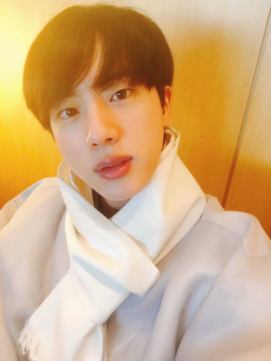 btsBigchoa's tweet photo. ジン😍🍽🍽
おめでとっ🎂🎂

遅くなってごめんね
#JINHappyBirthday 
#JINDAY 
#김석진  
#생일축하진 
BTS https://t.co/iTEFAZP4o6