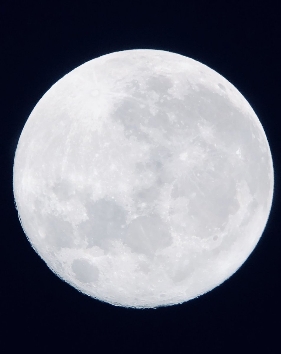 scottbudman's tweet photo. Tonight’s #supermoon, shot from Silicon Valley. https://t.co/AO7XDYjp1C