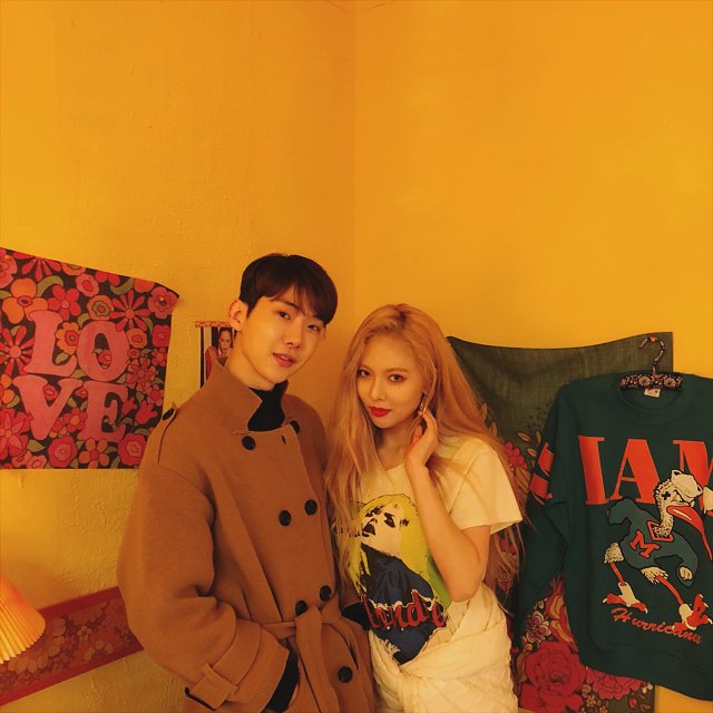 kirschies's tweet photo. Jokwon visited #Hyuna's MV set!! #Lip_N_Hip https://t.co/nyut0HiWQp https://t.co/Aybu3k8Iyw