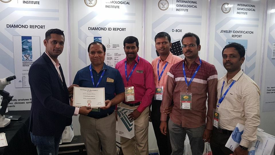 igiworldwide's tweet photo. Team AVR Swarnamahal participates at the "Know Your Diamond" presentation.
#IGI #AVRSwarnamahal #KnowYourDiamonds #KGJS2017 #KGJS https://t.co/L8VUwCUjmL