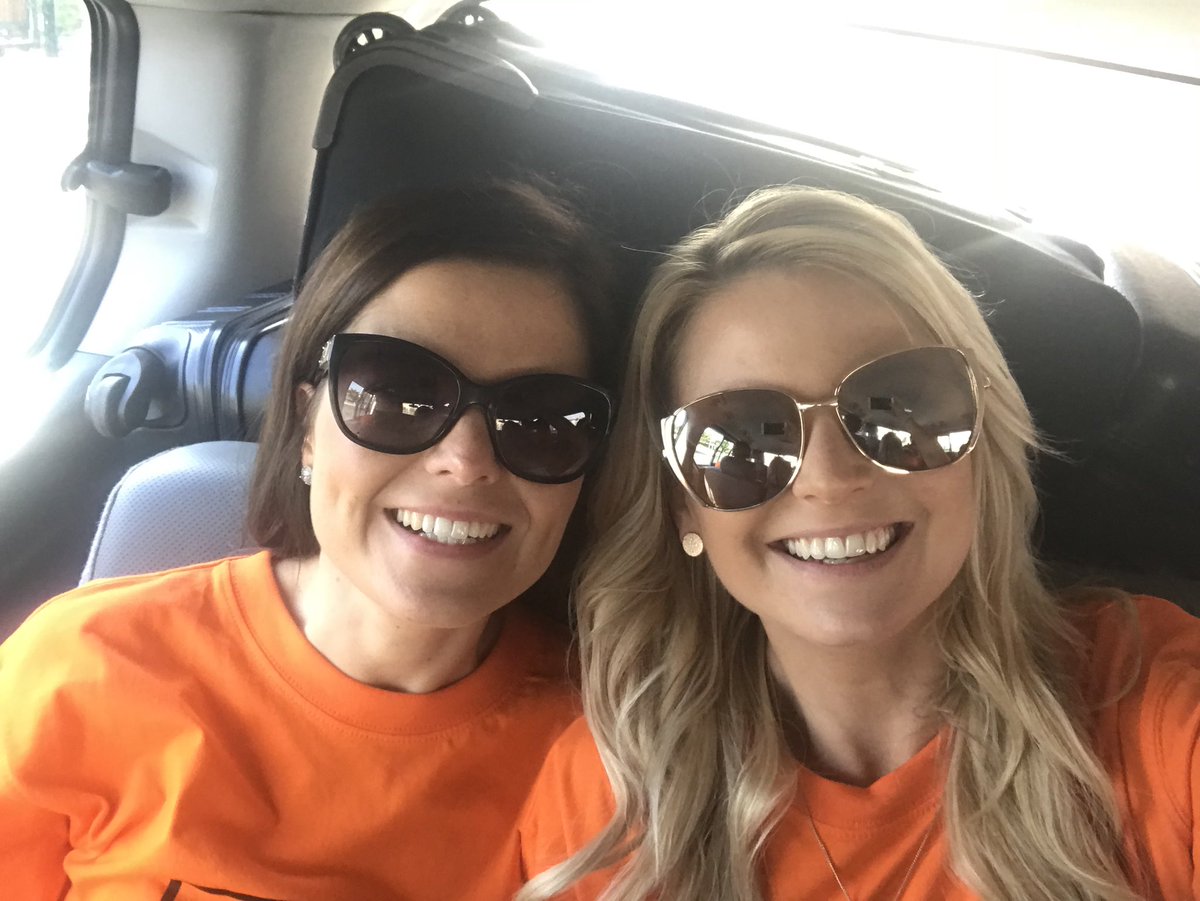 LeahMusiekSA's tweet photo. #cruisegirls #netmatrieks #loosegoose #glansgans @finessetydskrif 🎉🛳👏🏻💛 https://t.co/wSoMXliTQH