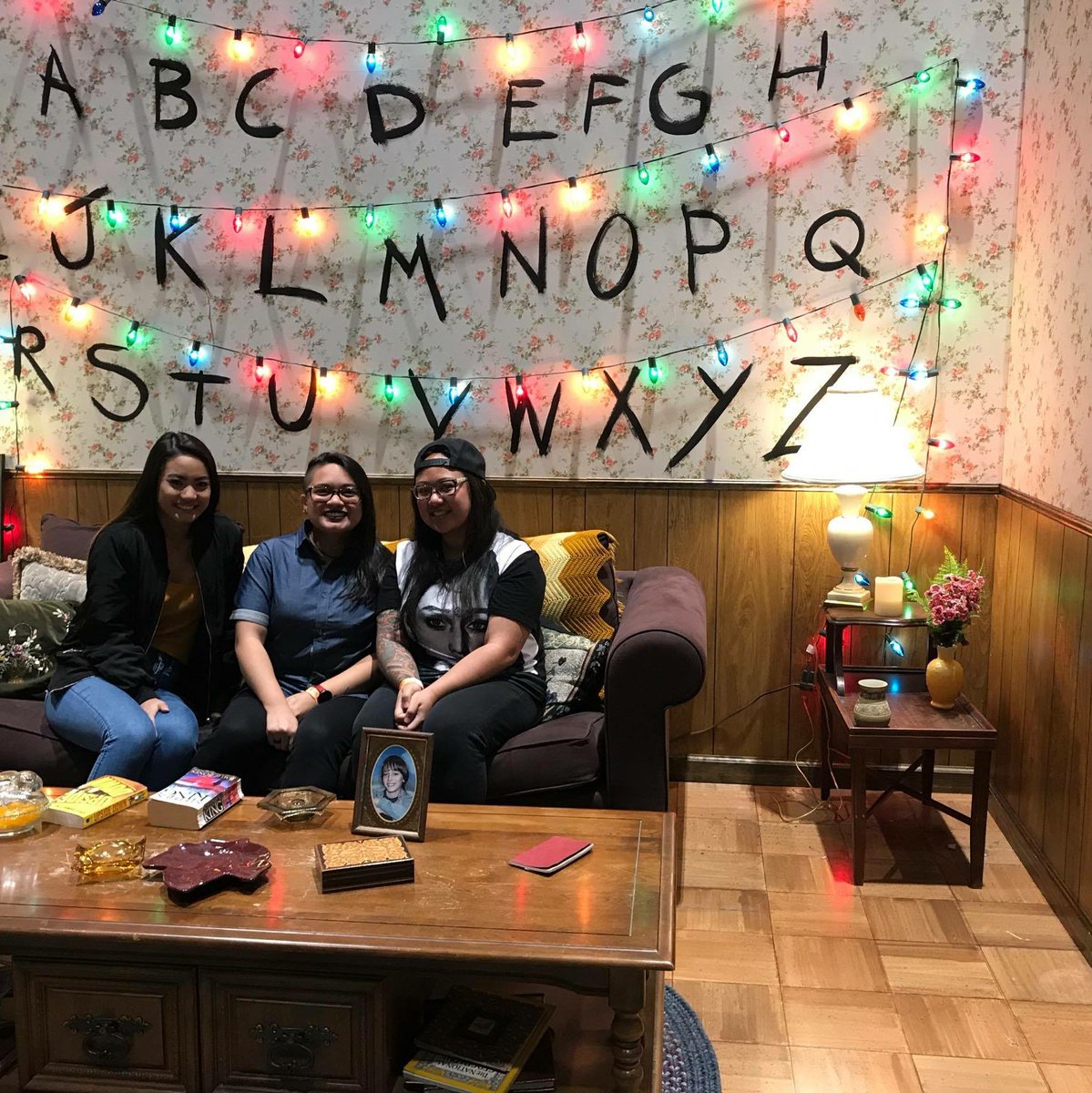 rialize's tweet photo. Because fangirls have more fun 🤷🏻♀️😂
#HVFF #WalangHiya #HellaExtra #StrangerThings https://t.co/3RPlX0dLHA