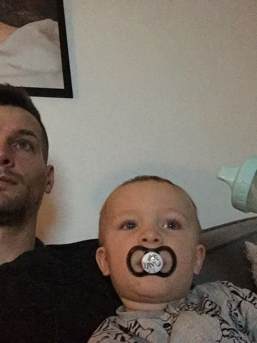 Astroberg's tweet photo. Igår 03:30, idag 05:45, vi kämpar på med pojkens sömnrutiner #pappaspojk https://t.co/6Wt521Ic22