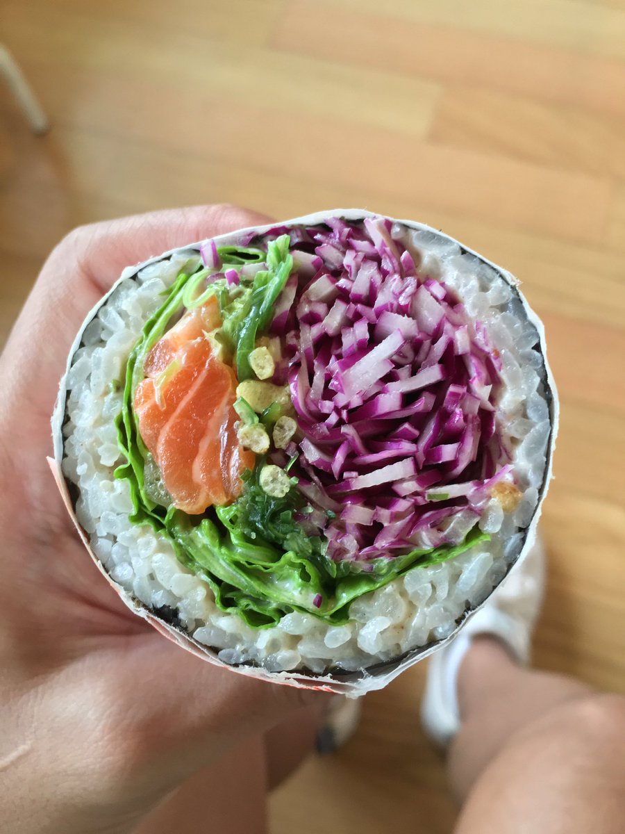 IZ0IAM2's tweet photo. This sushi so BIG π³ Apparently it's Malaysia's freshest & largest sushi BURITo! @makiritomy Tapi sedap! π― X π£
__________
#sushi #burito #apwbangsar #kualalumpur #tasty #foodie #AlmostClean #IzLovesSushi https://t.co/X0CBeb6zbo