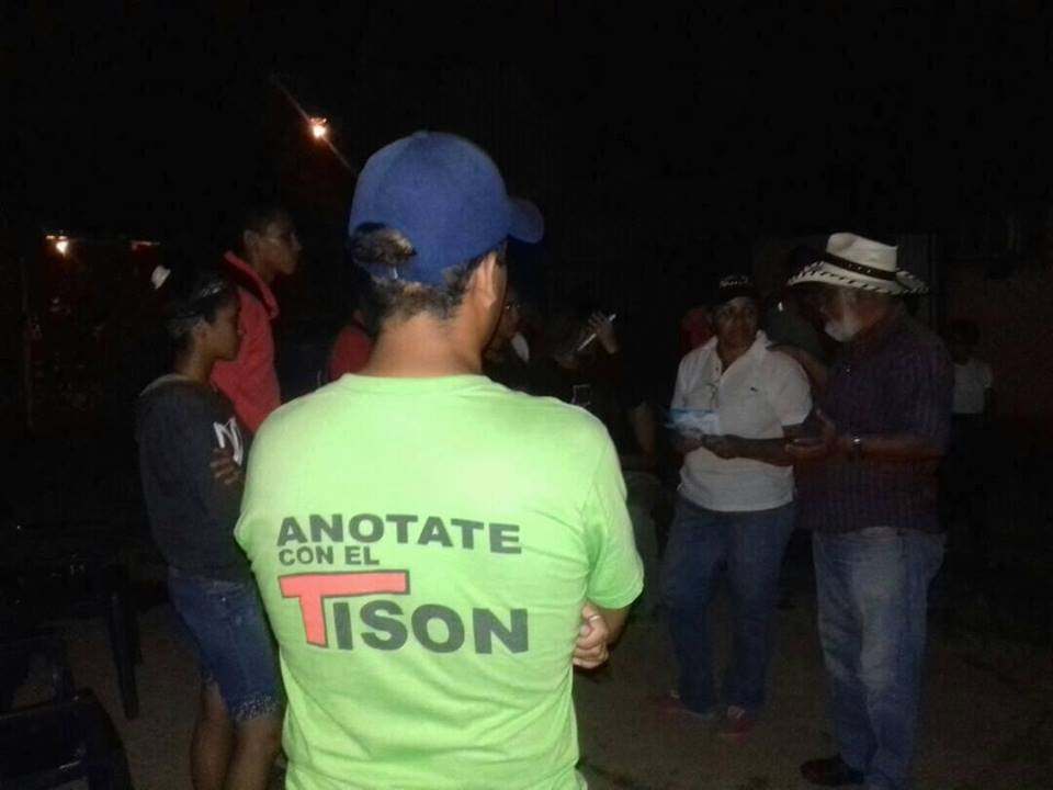 TisonActivo's tweet photo. reunión con Dirigentes juveniles y políticos en el Viñedo con el Presidente del partido #Tison @Manuel_Tison para escuchar a cada unos de sus proyectos dando motivos para ir por el Remate este #10D con @PlacidoMalave, si se anotaron. https://t.co/EiXYuCAi9z