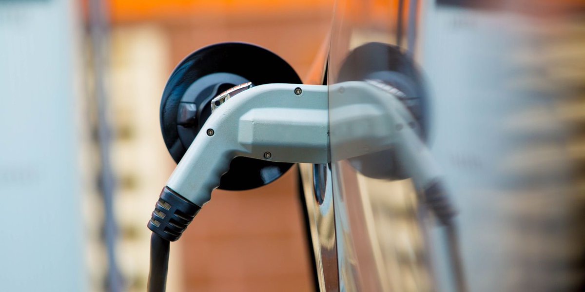 MarkusPeter's tweet photo. Wait-and-see on e-cars is the wrong strategy: https://t.co/Eeqa54kT57 via @ETH #electrocars https://t.co/4bB8wmQF9V