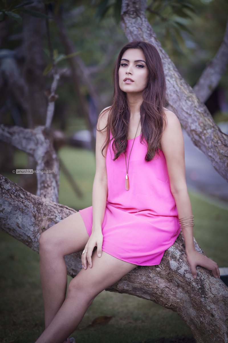 aefotograph's tweet photo. Another natural light portrait, shot with Sony A7RIII + 85 1.4 GM #model Nikita #sony #sonysingapore #SonyA7RIII #GoMirrorless #AnushkaEranga #cameraLK @Sony @SonySingapore @SonyUK @SGIAmbassadors https://t.co/d3xu6keRZa