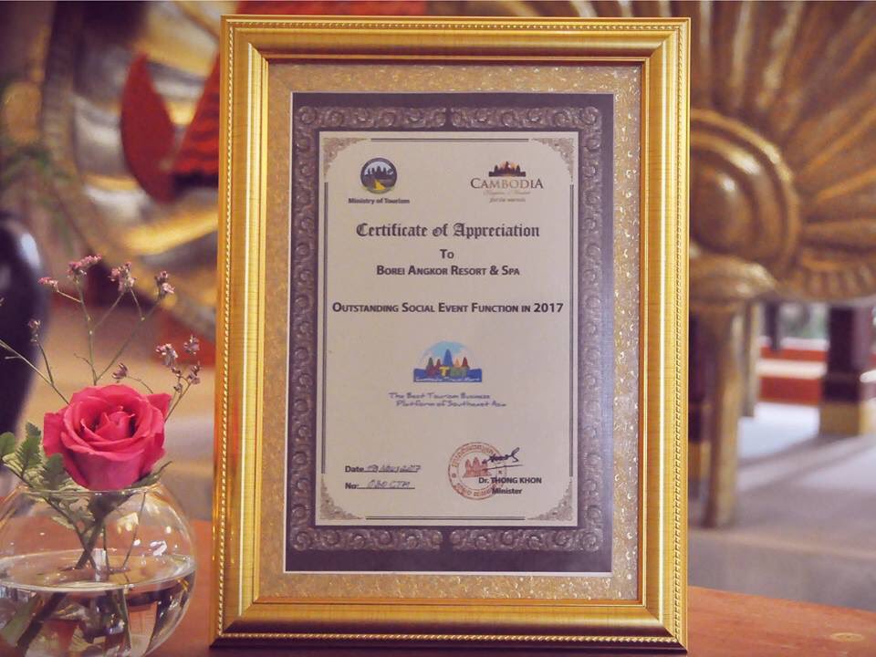 boreiangkor's tweet photo. Borei Angkor has been presented the Certificate of Appreciation by the ក្រសួងទេសចរណ៍ Ministry of Tourism, Cambodia  for sponsoring and providing an outstanding catering of Cambodia Travel Mart Gala Dinner at Bayon temple.
#siemreapevent #siemreap #borienagkor #ctm https://t.co/988fcrC1Su