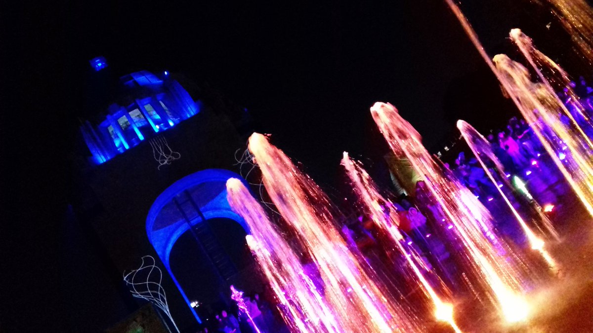 KatyCation's tweet photo. Noche mágica #VisualArtWeek https://t.co/x5L7Pf3Och