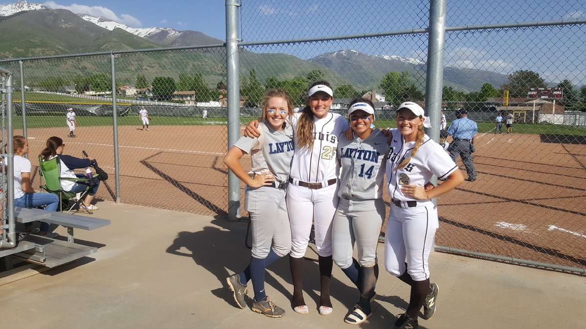 happy bday to my fav fav girl!!! you make me laugh the hardest I luv youuuuu #longlivethefunclub💗😇👑🦄🌸🌊☀️🍭🔮